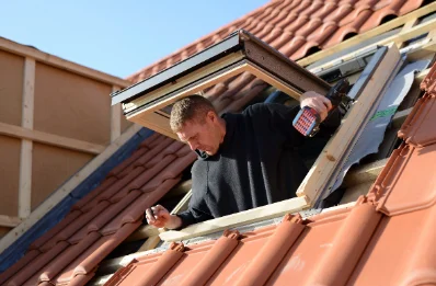 Pose de fenêtres de toit Velux à la Trétoire